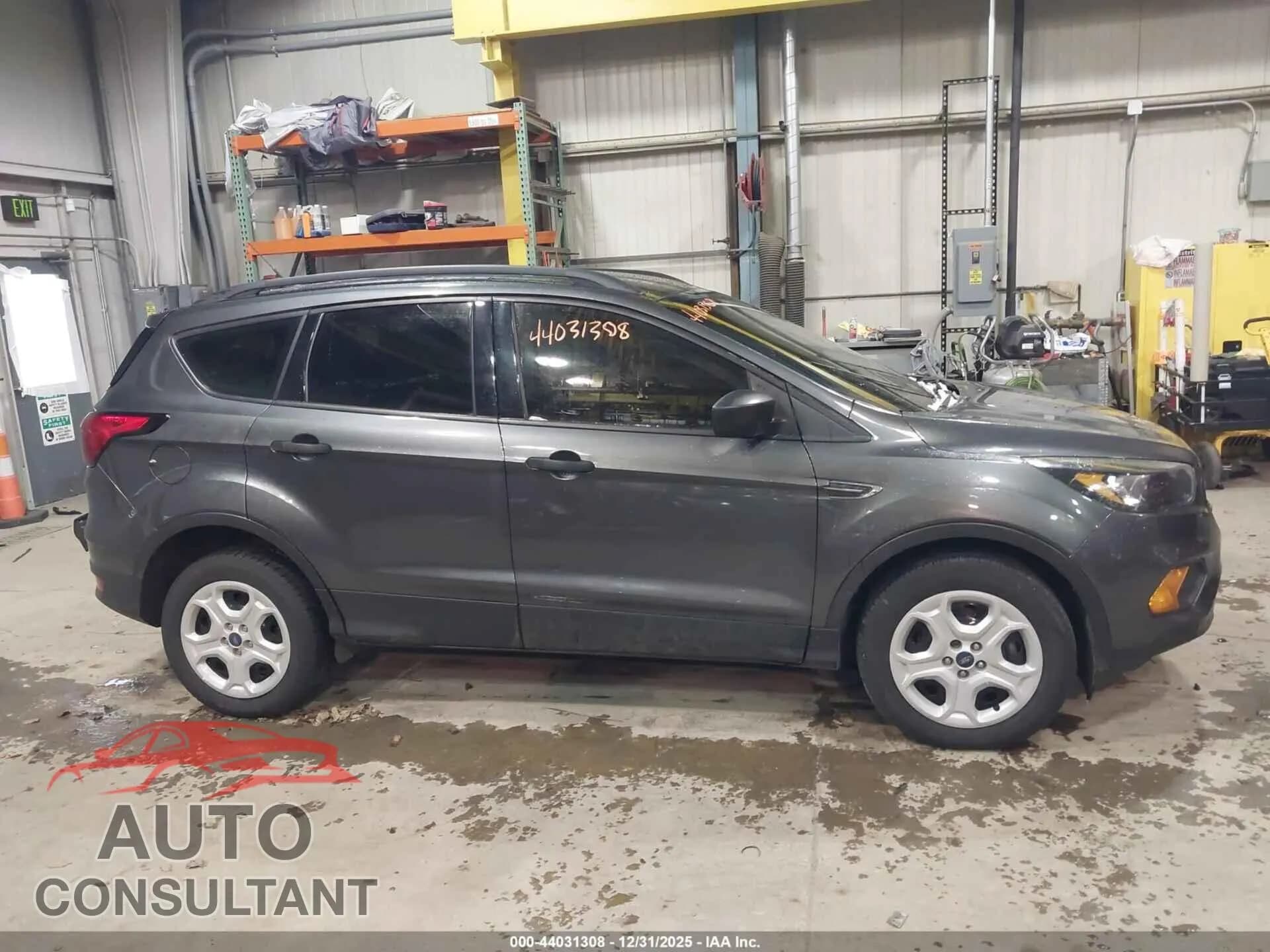 2019 FORD ESCAPE Damaged VIN 1FMCU0F79KUB24040 – photo 13 2019 FORD ESCAPE Damaged VIN 1FMCU0F79KUB24040 – photo 13