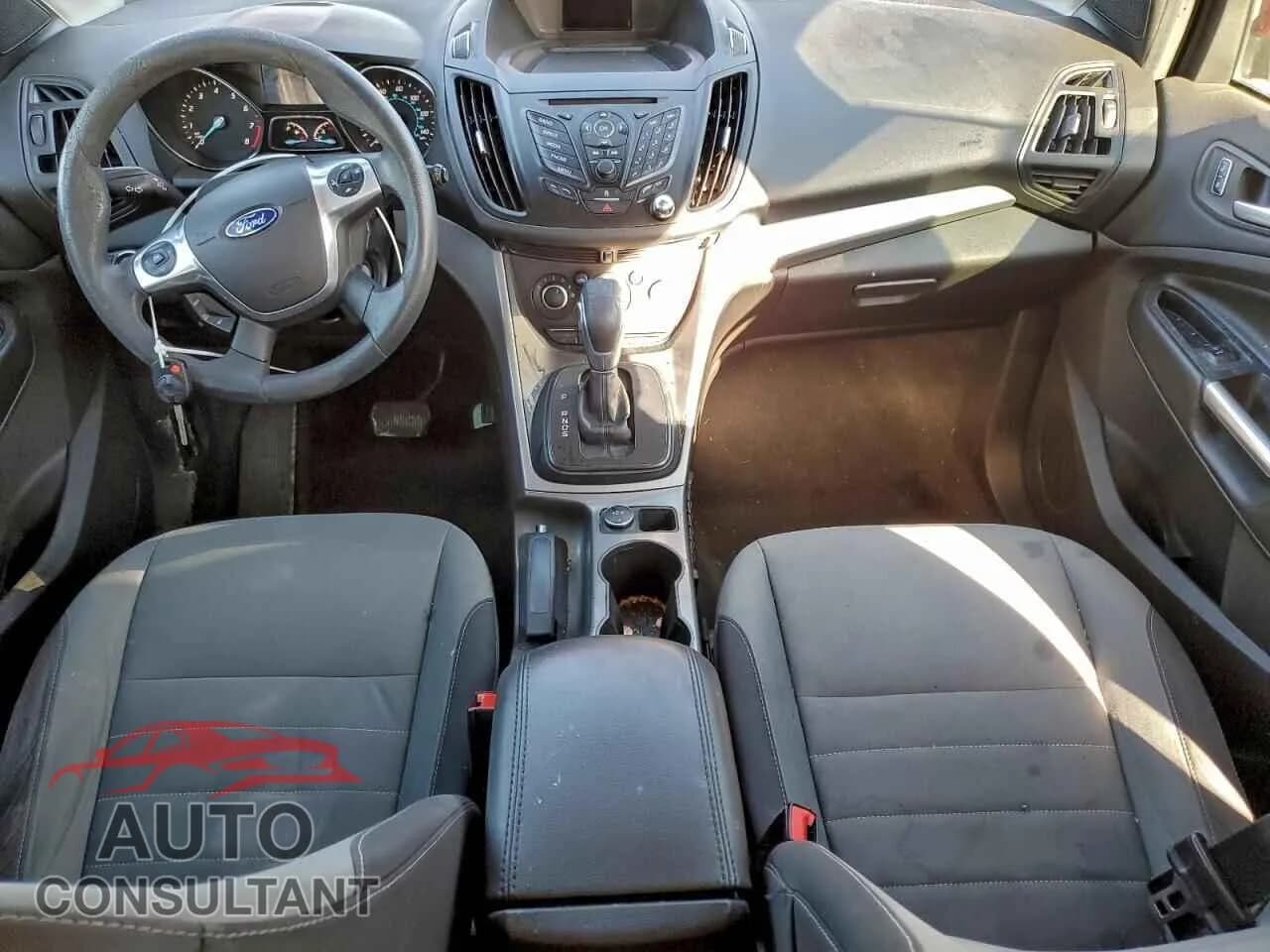 2015 FORD ESCAPE Damaged VIN 1FMCU0GX2FUA43479 – undercarriage 2015 FORD ESCAPE Damaged VIN 1FMCU0GX2FUA43479 – undercarriage