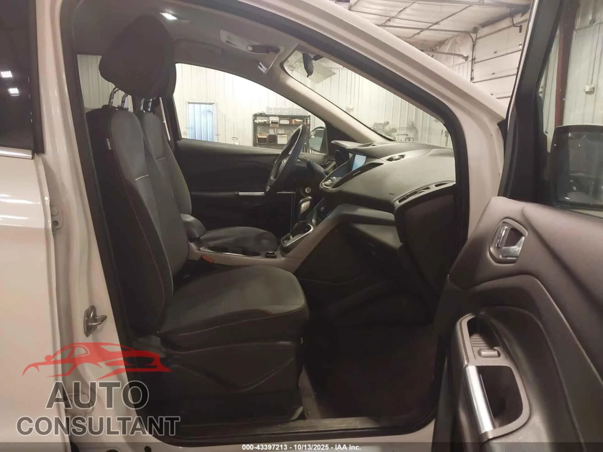 2014 FORD ESCAPE Damaged VIN 1FMCU0GX8EUB70705 – interior seats 2014 FORD ESCAPE Damaged VIN 1FMCU0GX8EUB70705 – interior seats
