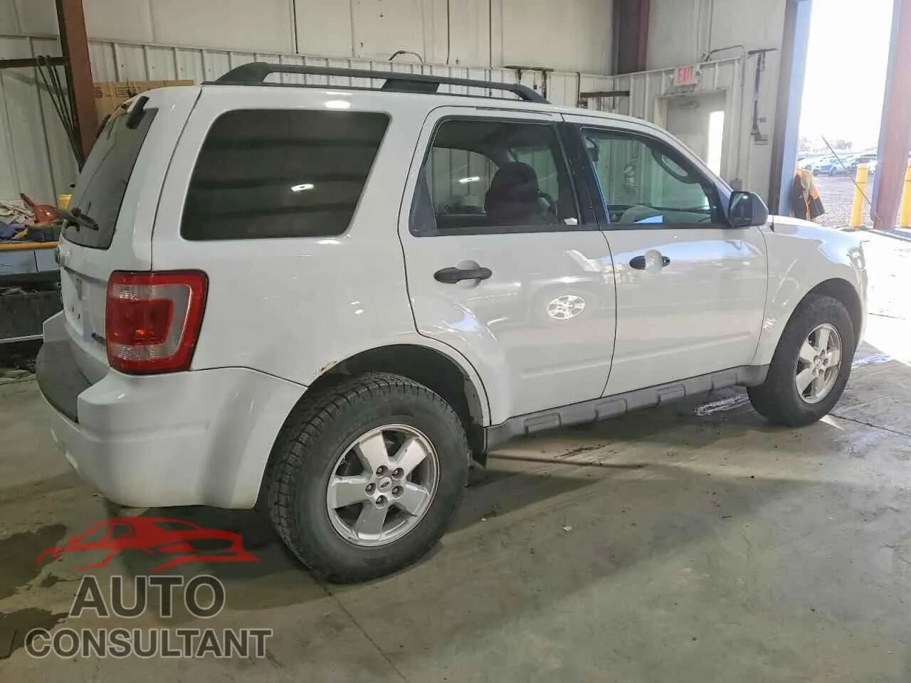 2009 FORD ESCAPE Damaged VIN 1FMCU93GX9KC35050 – side profile 2009 FORD ESCAPE Damaged VIN 1FMCU93GX9KC35050 – side profile
