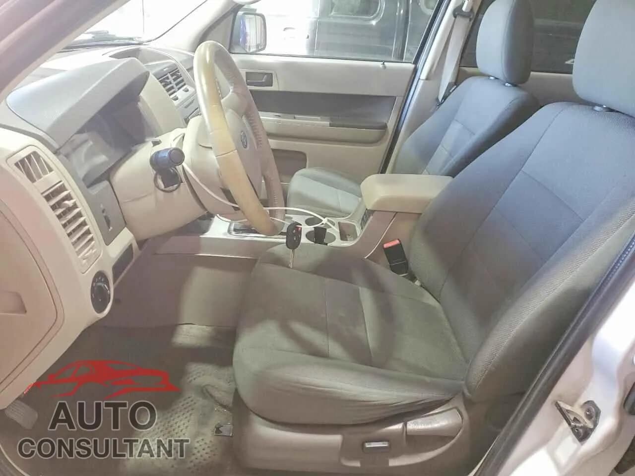 2009 FORD ESCAPE Damaged VIN 1FMCU93GX9KC35050 – exterior detail 2009 FORD ESCAPE Damaged VIN 1FMCU93GX9KC35050 – exterior detail