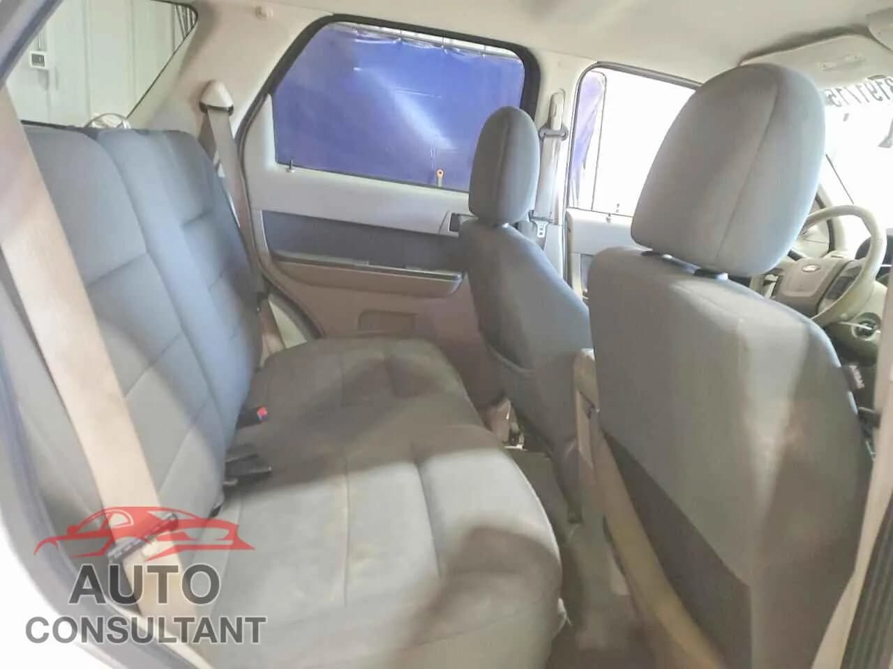 2009 FORD ESCAPE Damaged VIN 1FMCU93GX9KC35050 – photo 11 2009 FORD ESCAPE Damaged VIN 1FMCU93GX9KC35050 – photo 11