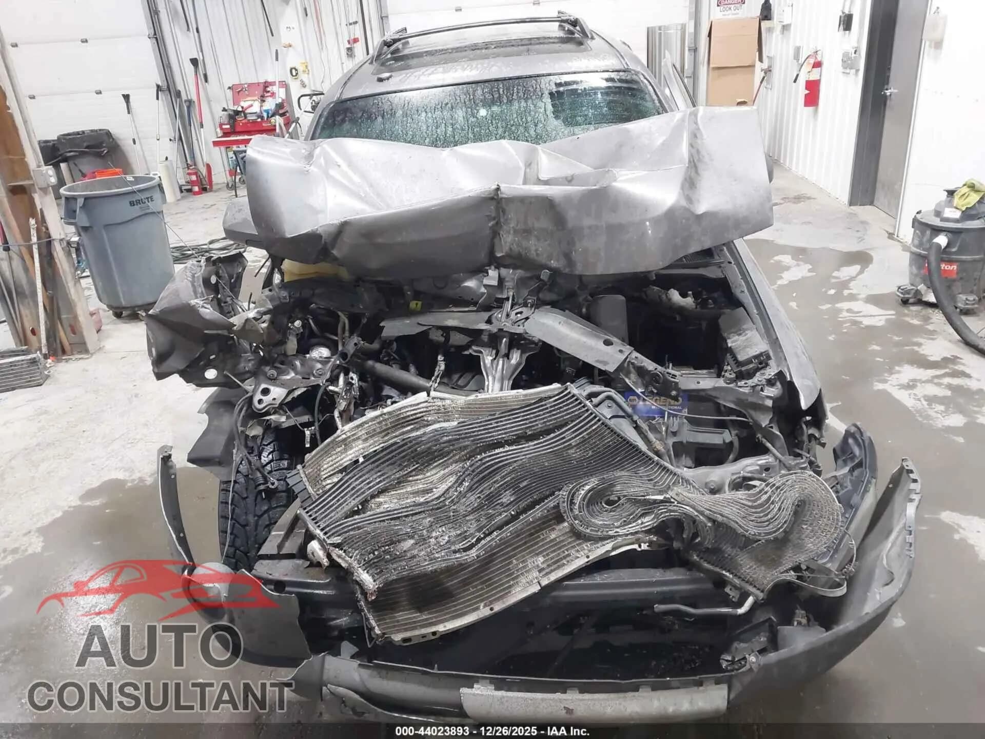 2010 FORD ESCAPE Damaged VIN 1FMCU9EG4AKA72185 – engine bay 2010 FORD ESCAPE Damaged VIN 1FMCU9EG4AKA72185 – engine bay