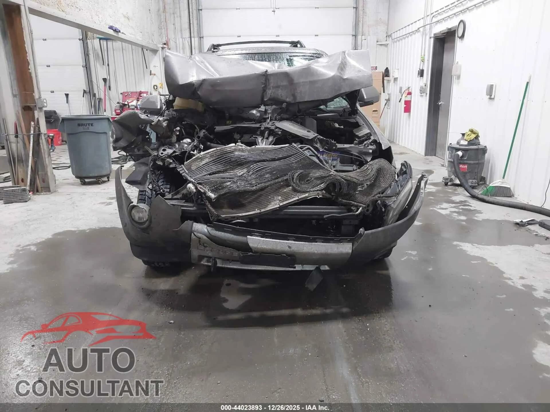 2010 FORD ESCAPE Damaged VIN 1FMCU9EG4AKA72185 – photo 13 2010 FORD ESCAPE Damaged VIN 1FMCU9EG4AKA72185 – photo 13