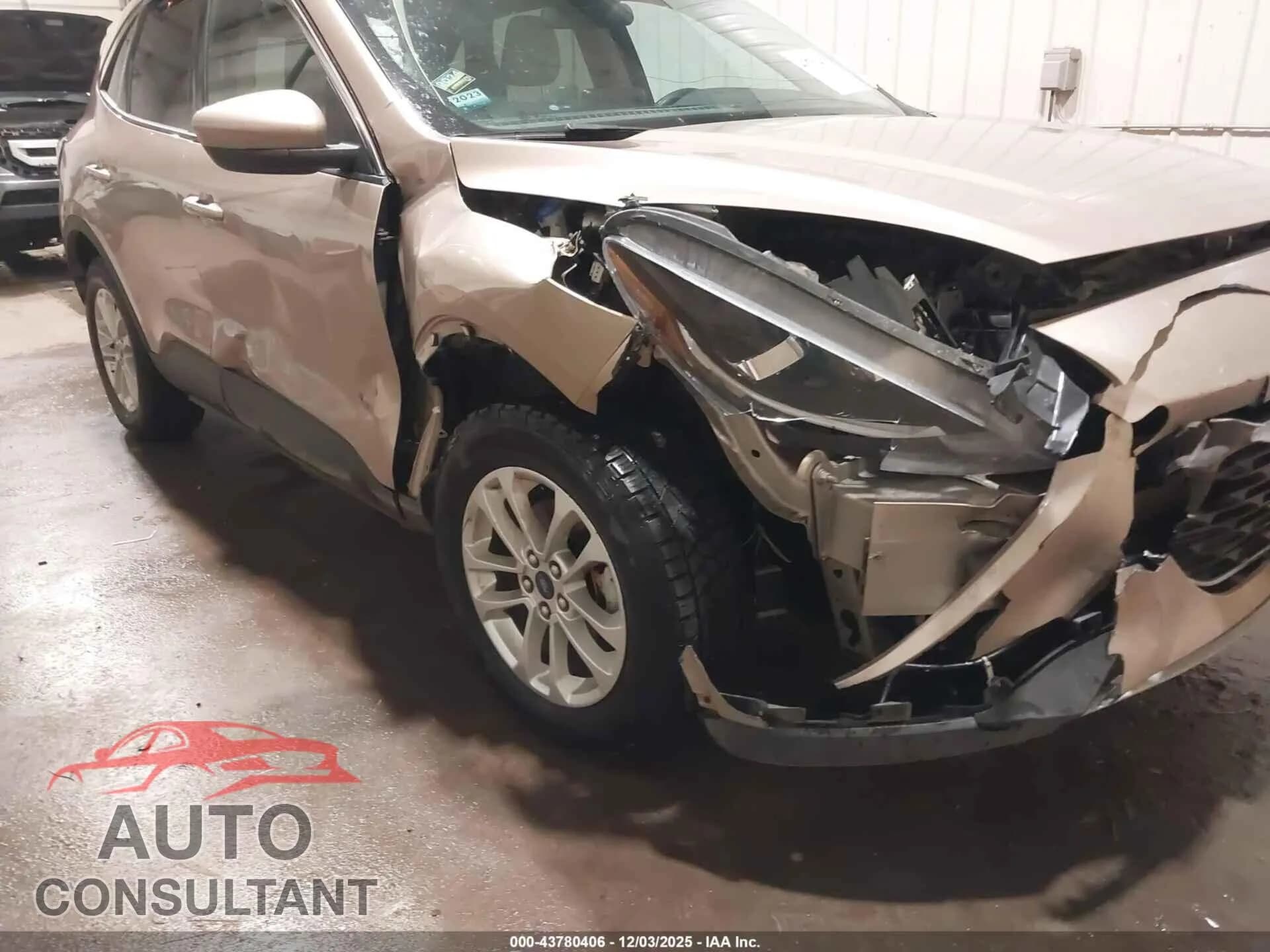 2020 FORD ESCAPE Damaged VIN 1FMCU9G6XLUA35220 – engine bay 2020 FORD ESCAPE Damaged VIN 1FMCU9G6XLUA35220 – engine bay