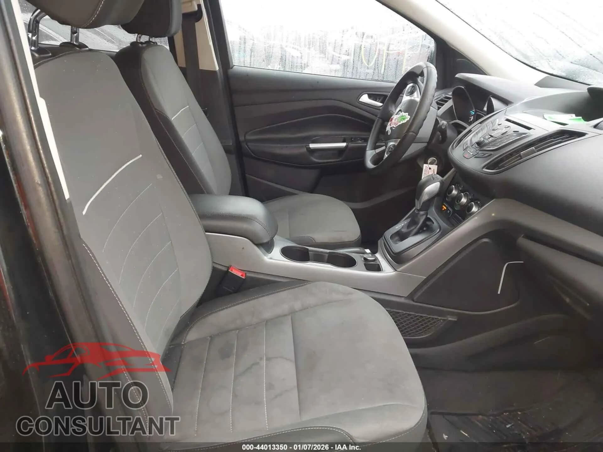 2015 FORD ESCAPE Damaged VIN 1FMCU9G92FUC64814 – interior seats 2015 FORD ESCAPE Damaged VIN 1FMCU9G92FUC64814 – interior seats