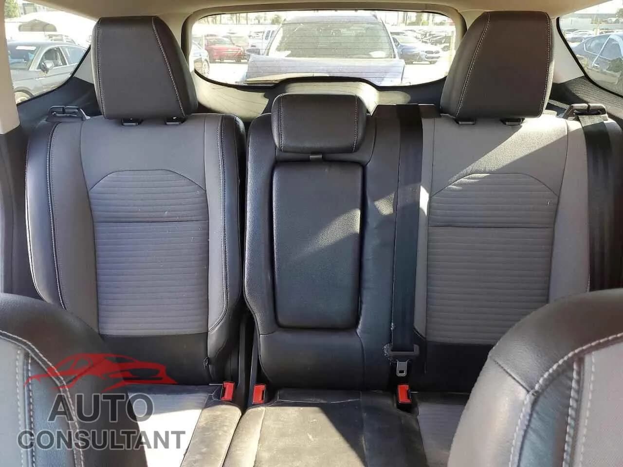 2018 FORD ESCAPE Damaged VIN 1FMCU9GD3JUA99546 – odometer reading 2018 FORD ESCAPE Damaged VIN 1FMCU9GD3JUA99546 – odometer reading