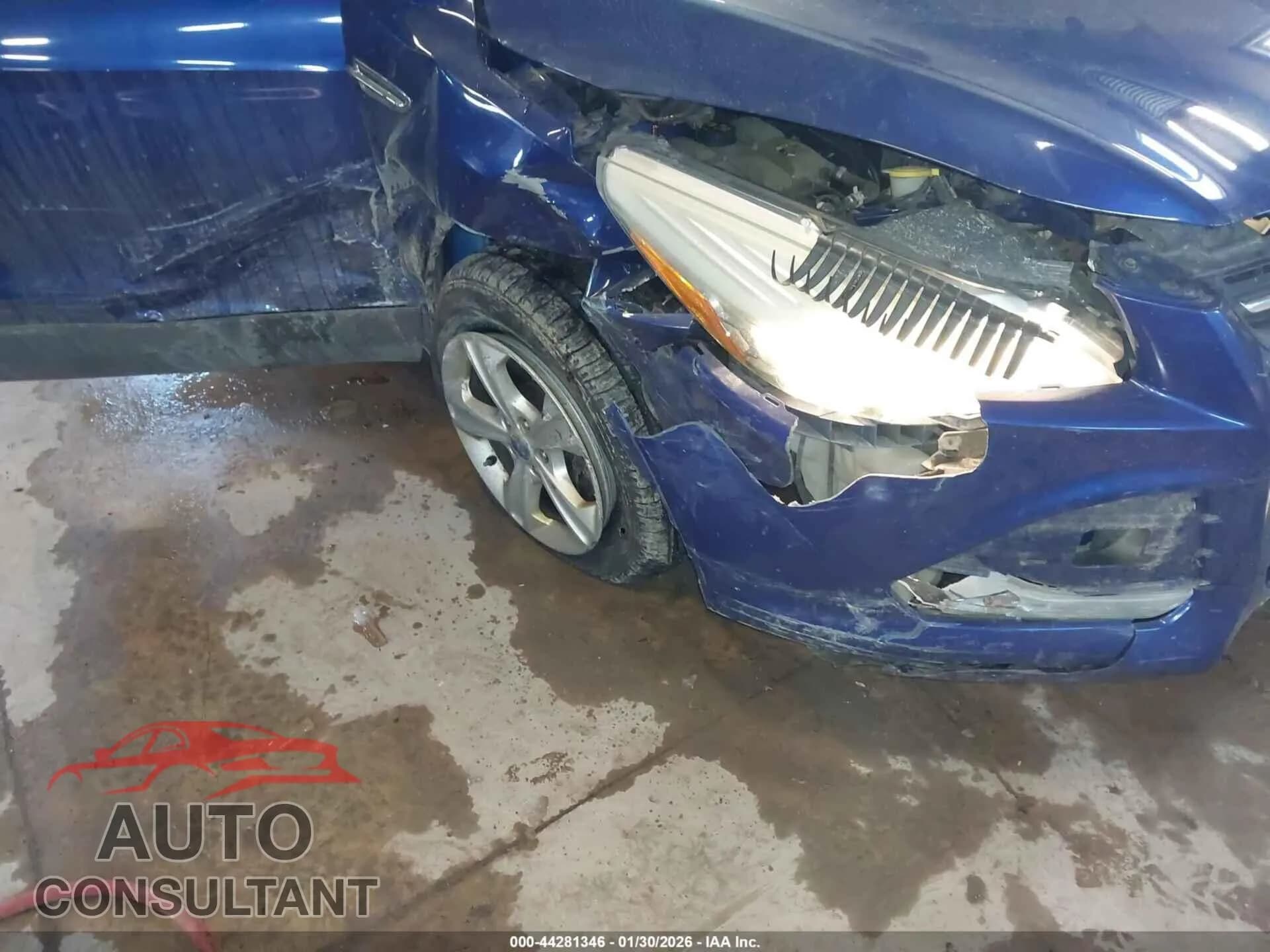 2013 FORD ESCAPE Used VIN 1FMCU9GX1DUB01390 – engine bay 2013 FORD ESCAPE Used VIN 1FMCU9GX1DUB01390 – engine bay