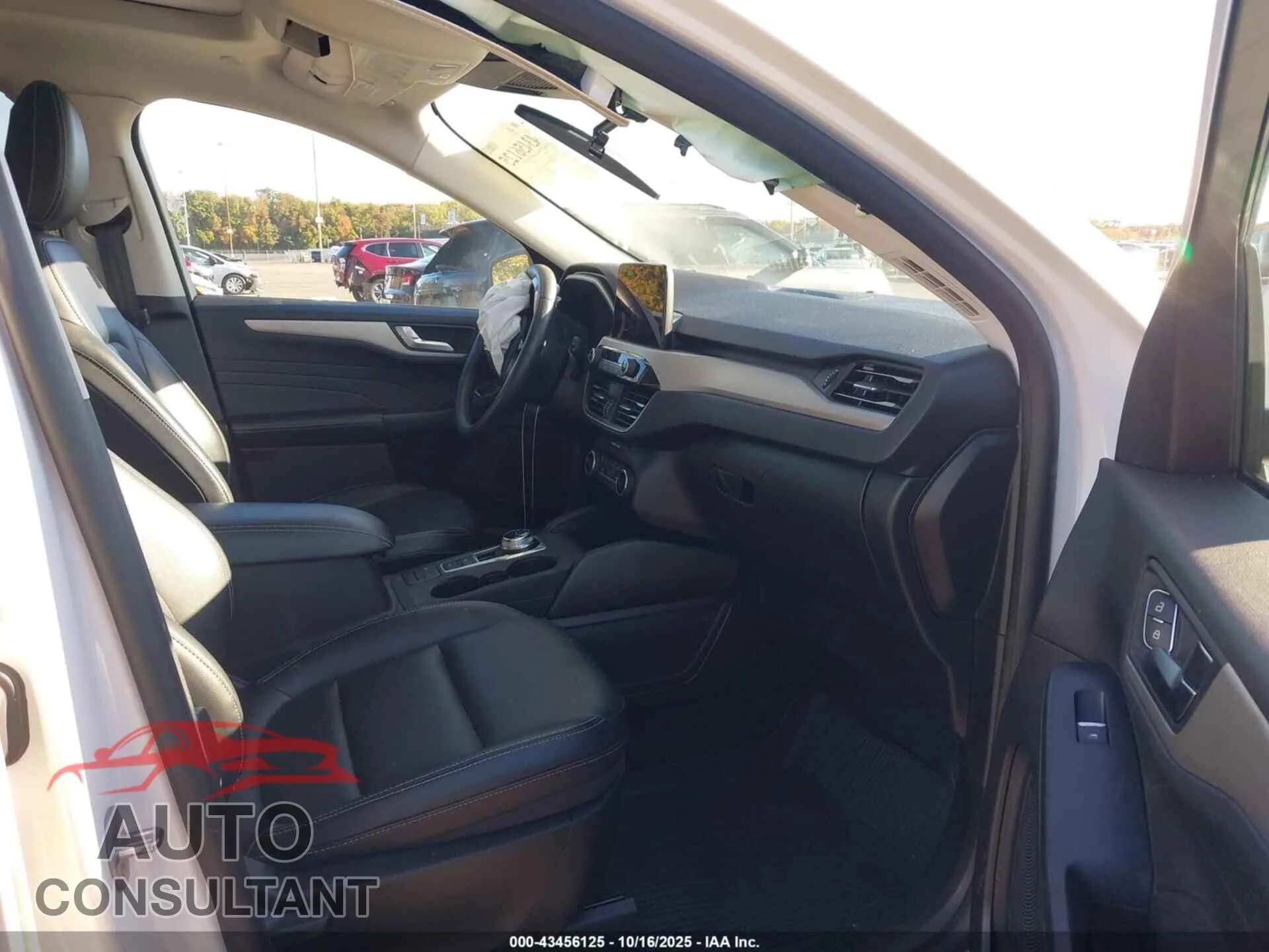 2021 FORD ESCAPE Damaged VIN 1FMCU9H6XMUB34460 – interior seats 2021 FORD ESCAPE Damaged VIN 1FMCU9H6XMUB34460 – interior seats