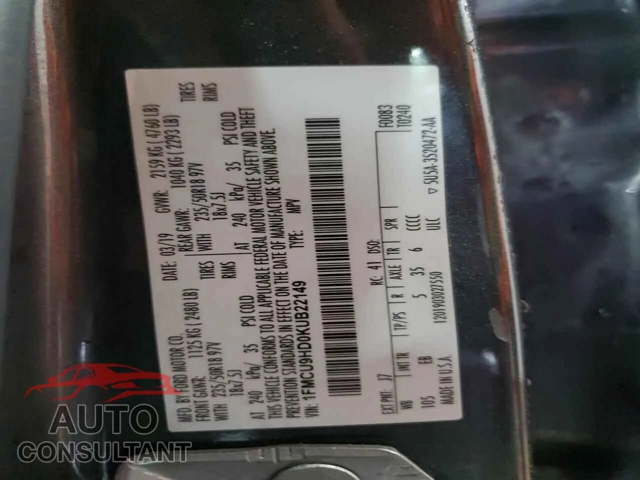 2019 FORD ESCAPE Damaged VIN 1FMCU9HD0KUB22149 – photo 13 2019 FORD ESCAPE Damaged VIN 1FMCU9HD0KUB22149 – photo 13