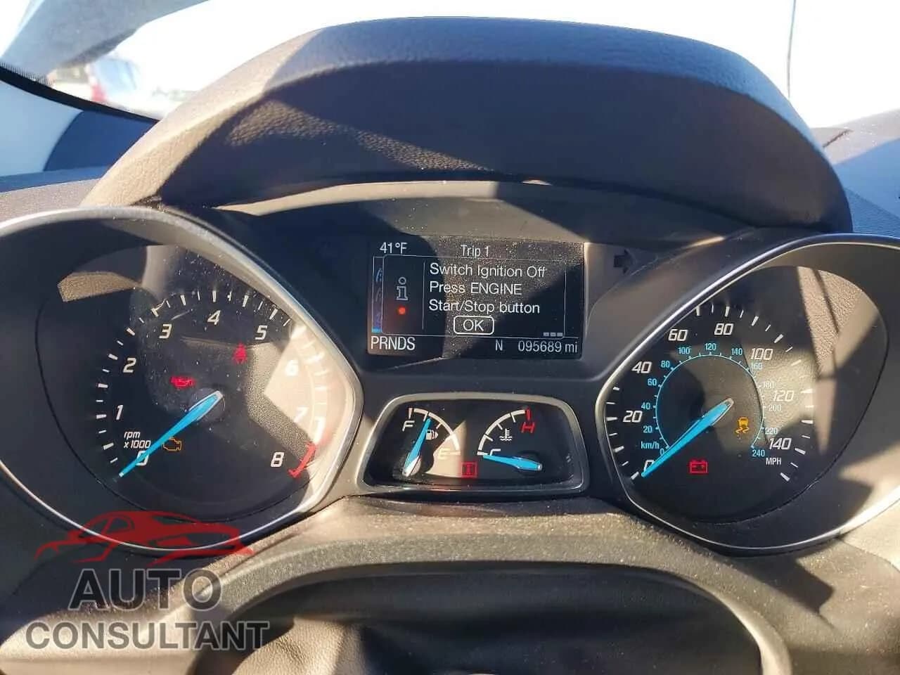 2016 FORD ESCAPE Damaged VIN 1FMCU9J90GUA44954 – trunk area 2016 FORD ESCAPE Damaged VIN 1FMCU9J90GUA44954 – trunk area