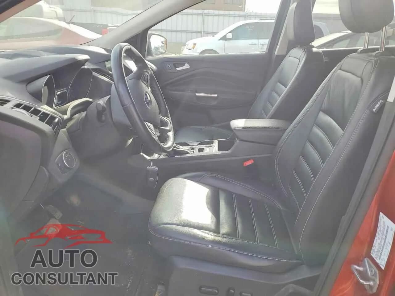 2019 FORD ESCAPE Damaged VIN 1FMCU9J94KUA39832 – exterior detail 2019 FORD ESCAPE Damaged VIN 1FMCU9J94KUA39832 – exterior detail