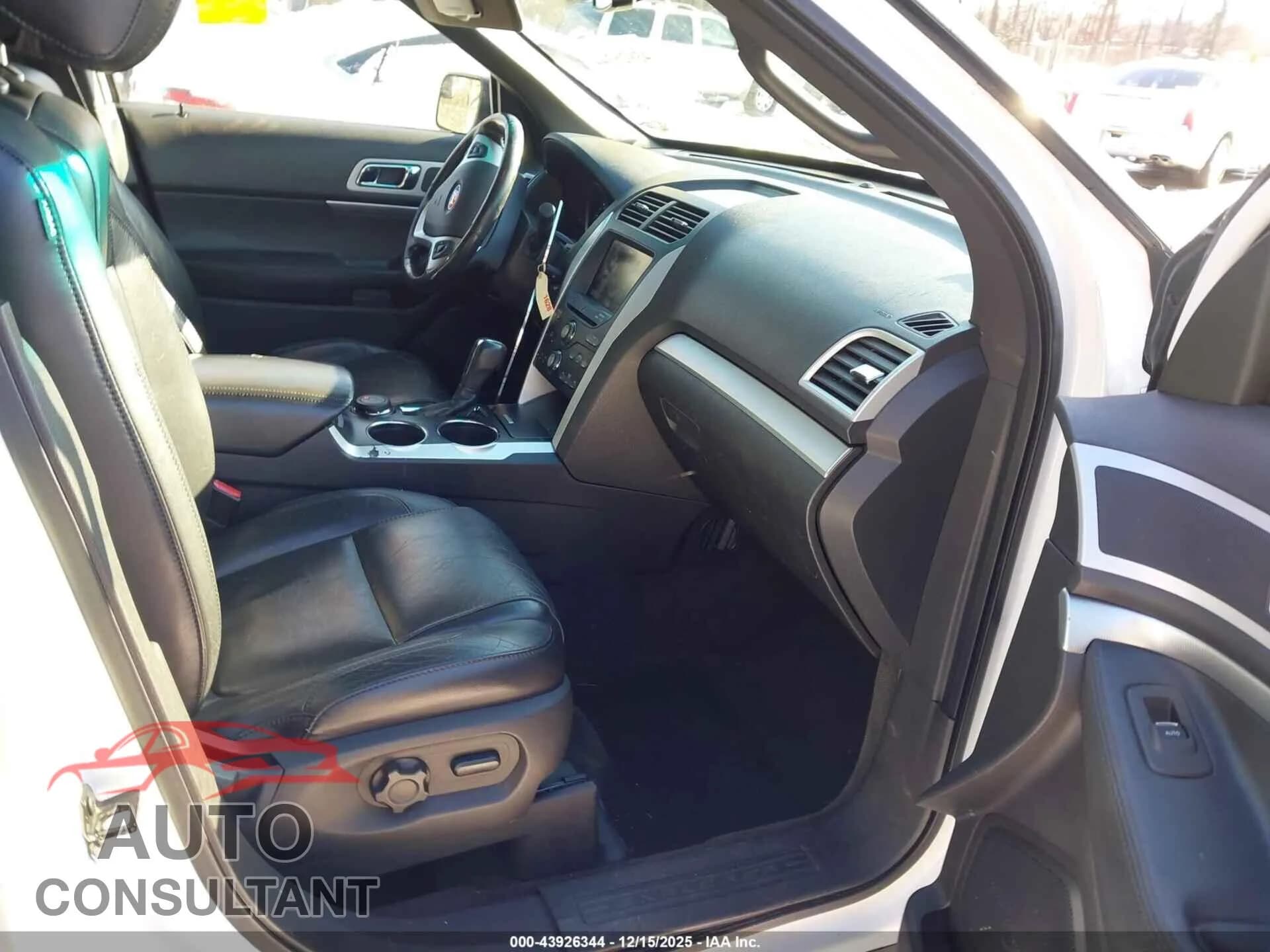 2012 FORD EXPLORER Damaged VIN 1FMHK8D83CGB00127 – interior seats 2012 FORD EXPLORER Damaged VIN 1FMHK8D83CGB00127 – interior seats