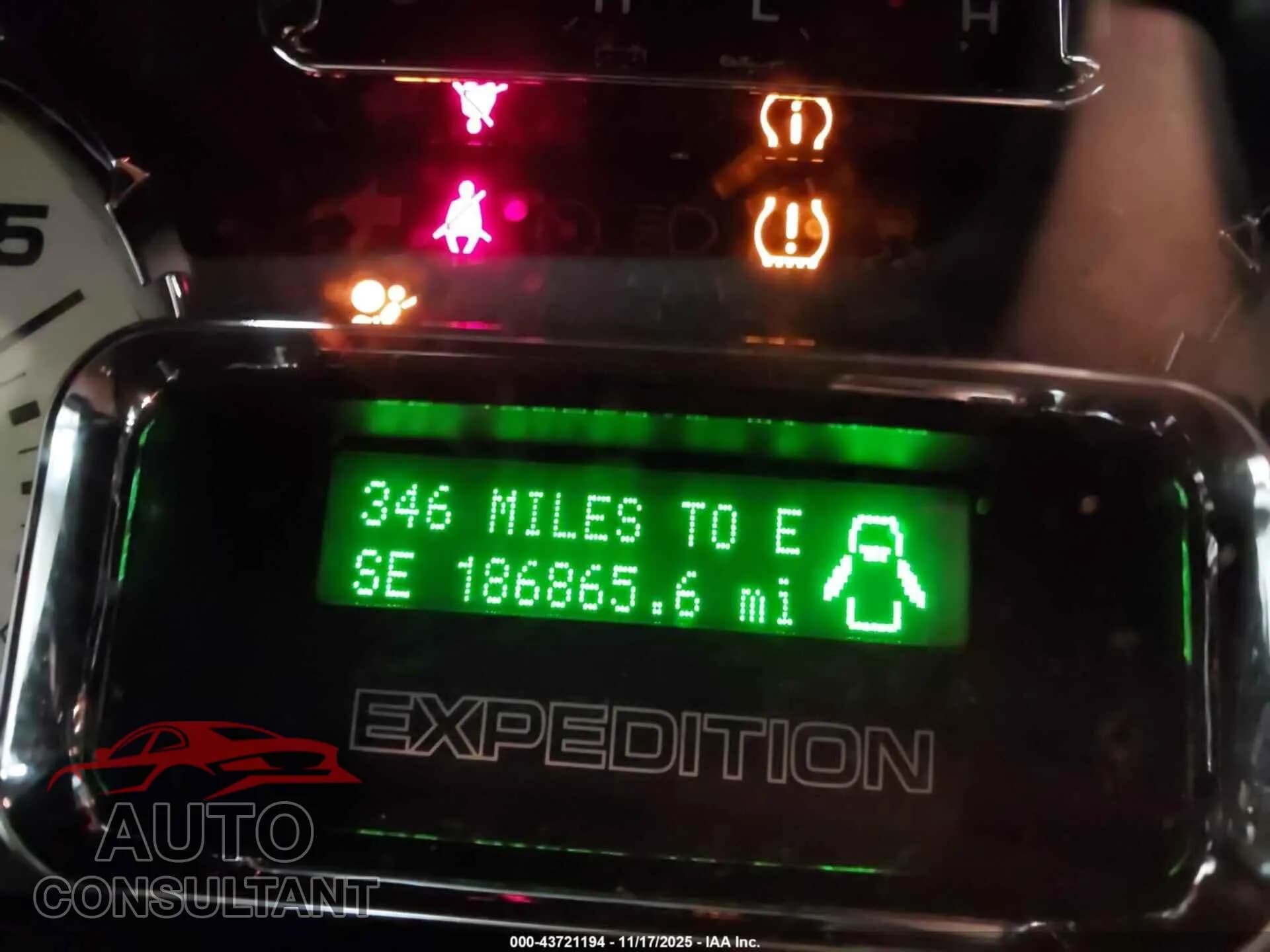 2012 FORD EXPEDITION EL Damaged VIN 1FMJK1J5XCEF17517 – photo 15 2012 FORD EXPEDITION EL Damaged VIN 1FMJK1J5XCEF17517 – photo 15