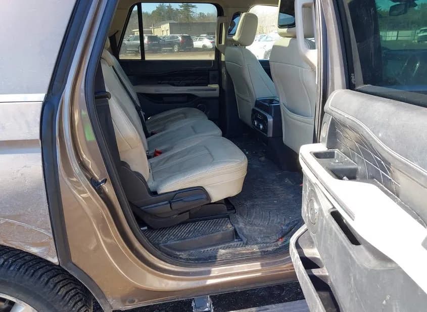 2018 FORD Expedition MAX Used VIN 1FMJK1MT8JEA05567 – side profile 2018 FORD Expedition MAX Used VIN 1FMJK1MT8JEA05567 – side profile