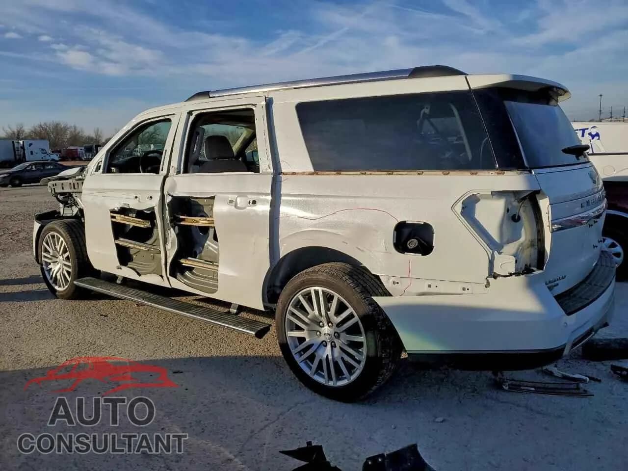 2024 FORD EXPEDITION Damaged VIN 1FMJK2A8XREA52648 – rear exterior 2024 FORD EXPEDITION Damaged VIN 1FMJK2A8XREA52648 – rear exterior