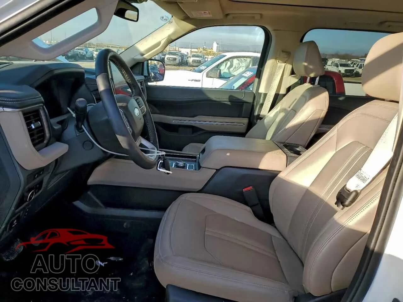 2024 FORD EXPEDITION Damaged VIN 1FMJK2A8XREA52648 – exterior detail 2024 FORD EXPEDITION Damaged VIN 1FMJK2A8XREA52648 – exterior detail