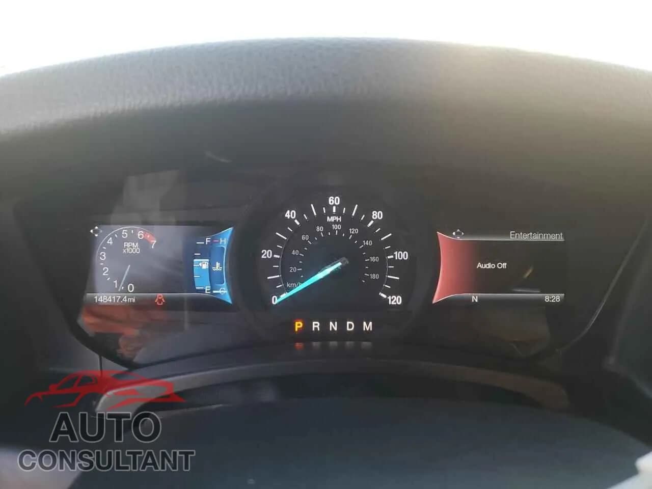 2017 FORD EXPEDITION Damaged VIN 1FMJK2AT2HEA32980 – trunk area 2017 FORD EXPEDITION Damaged VIN 1FMJK2AT2HEA32980 – trunk area