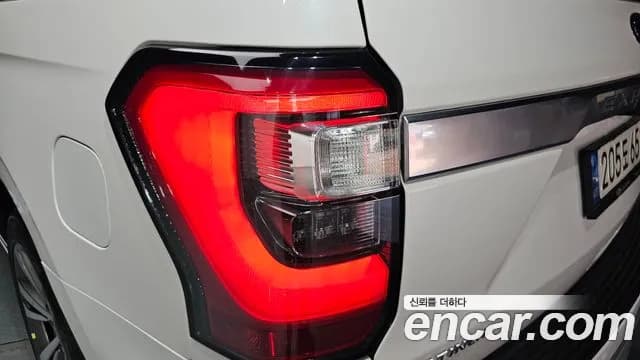 2021 Ford Expedition Platinum 4WD Sold VIN 1FMJU1MT2MEA07099 – photo 18 2021 Ford Expedition Platinum 4WD Sold VIN 1FMJU1MT2MEA07099 – photo 18