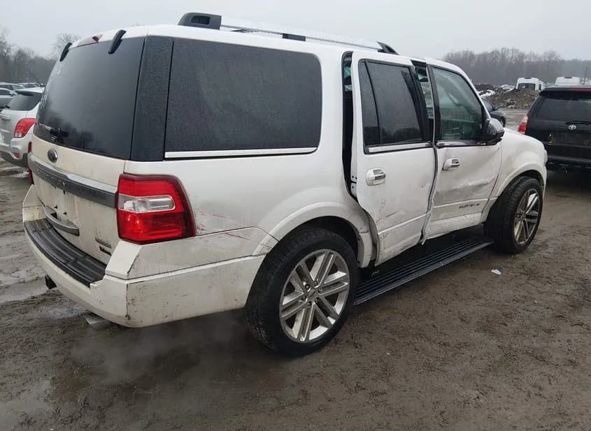 2017 FORD Expedition Used VIN 1FMJU1MT5HEA76293 – engine bay 2017 FORD Expedition Used VIN 1FMJU1MT5HEA76293 – engine bay