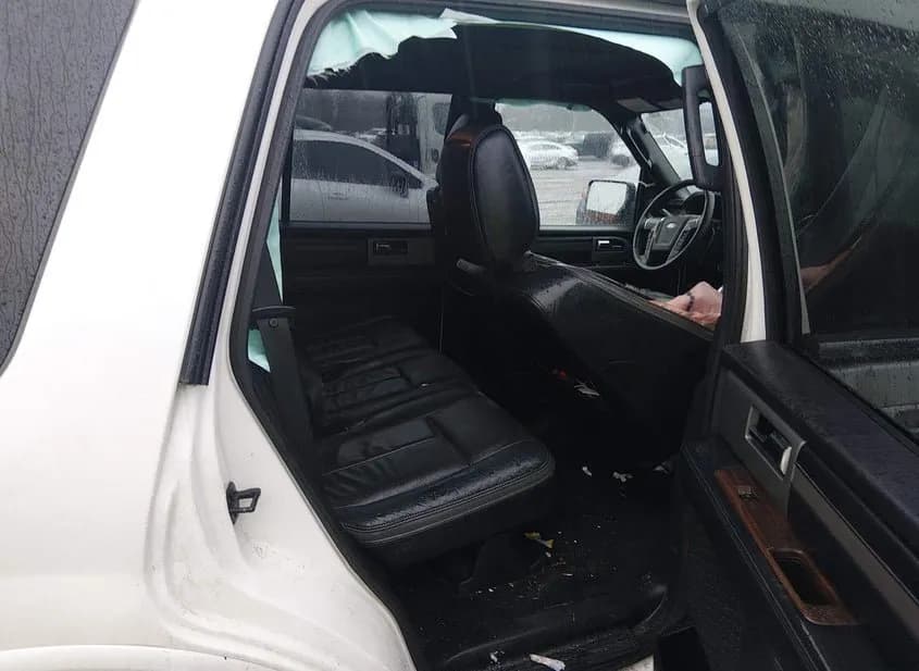 2017 FORD Expedition Used VIN 1FMJU1MT5HEA76293 – undercarriage 2017 FORD Expedition Used VIN 1FMJU1MT5HEA76293 – undercarriage