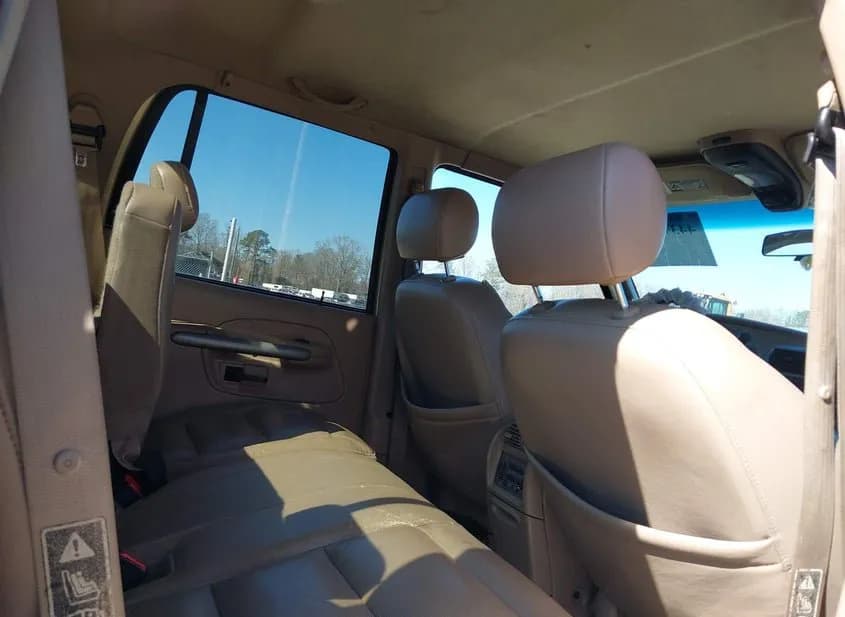 2002 FORD Explorer Sport Trac Used VIN 1FMZU67E22UA97001 – exterior detail 2002 FORD Explorer Sport Trac Used VIN 1FMZU67E22UA97001 – exterior detail