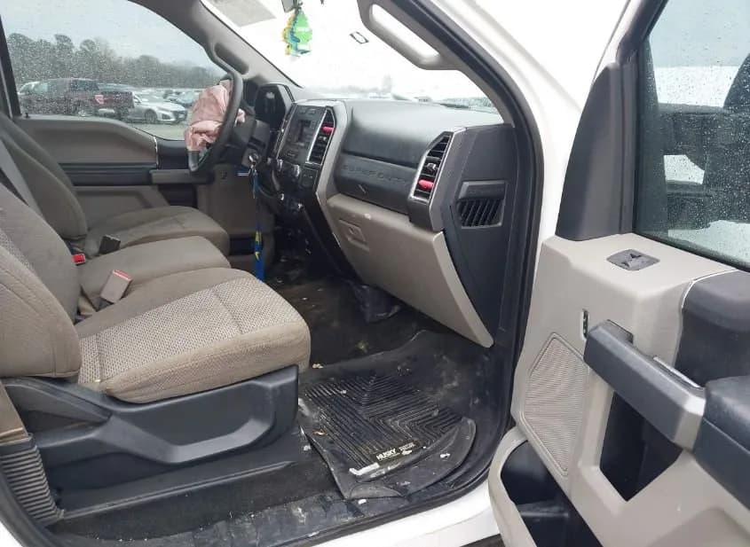 2017 FORD F-250 Used VIN 1FT7W2BT0HEE76053 – engine bay 2017 FORD F-250 Used VIN 1FT7W2BT0HEE76053 – engine bay