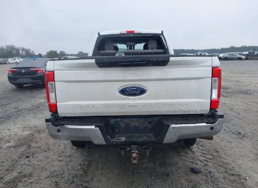 2017 FORD F-250 Used VIN 1FT7W2BT0HEE76053 – undercarriage 2017 FORD F-250 Used VIN 1FT7W2BT0HEE76053 – undercarriage