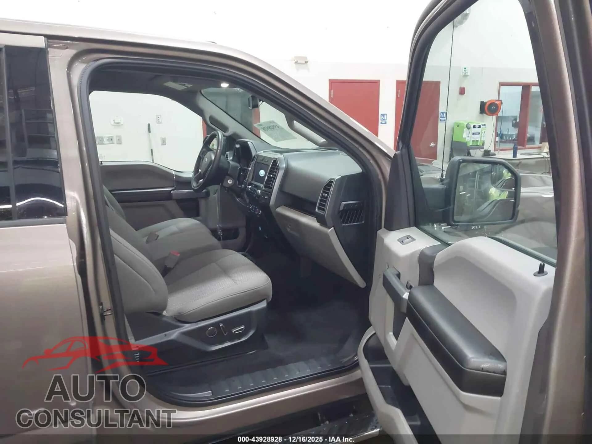 2018 FORD F-150 Damaged VIN 1FTEW1EP2JKF78011 – interior seats 2018 FORD F-150 Damaged VIN 1FTEW1EP2JKF78011 – interior seats