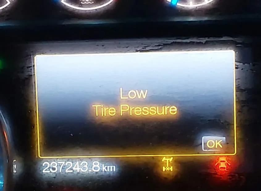 2013 FORD F-150 Used VIN 1FTFW1ET4DFD51143 – trunk area 2013 FORD F-150 Used VIN 1FTFW1ET4DFD51143 – trunk area