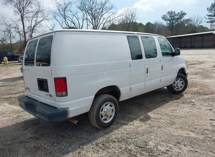2014 FORD E-150 Used VIN 1FTNE1EW4EDA16342 – trunk area 2014 FORD E-150 Used VIN 1FTNE1EW4EDA16342 – trunk area