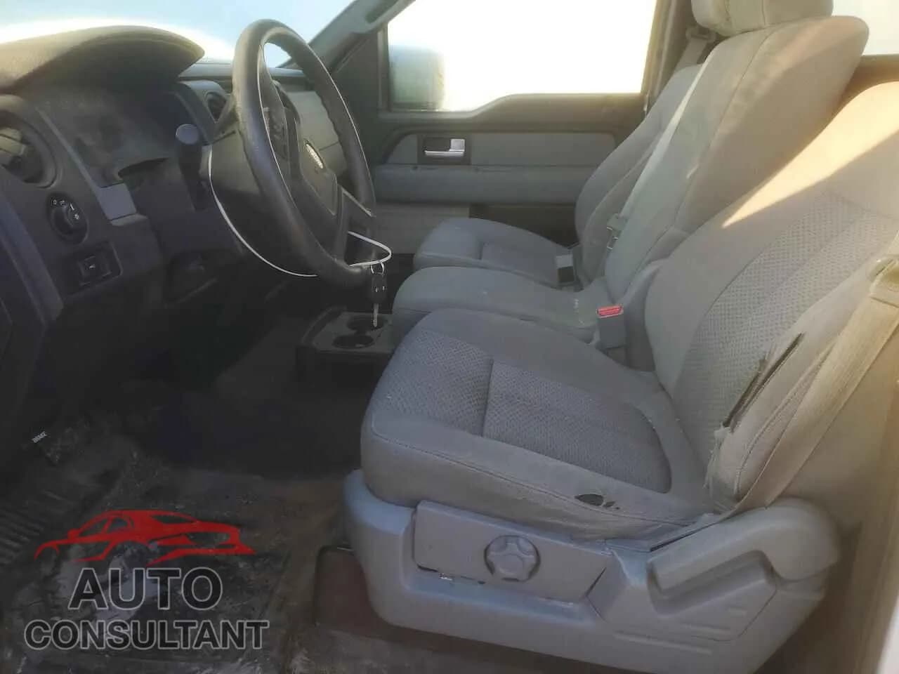 2014 FORD All Models Damaged VIN 1FTPF1EFXEKD55348 – exterior detail 2014 FORD All Models Damaged VIN 1FTPF1EFXEKD55348 – exterior detail