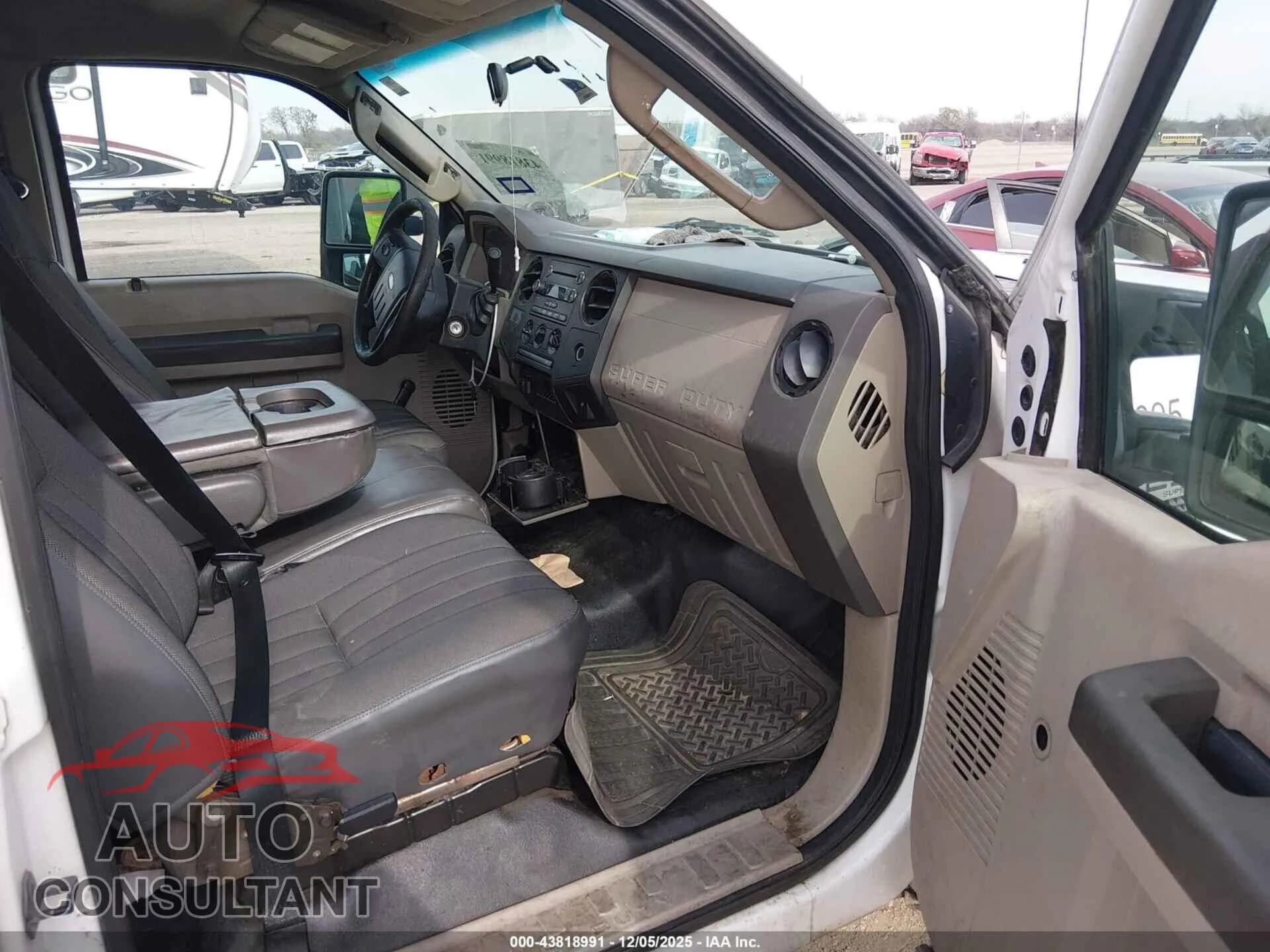 2009 FORD F-250 Damaged VIN 1FTSW20569EA38895 – interior seats 2009 FORD F-250 Damaged VIN 1FTSW20569EA38895 – interior seats