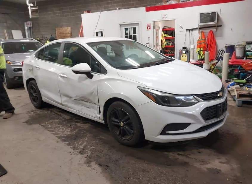 2016 CHEVROLET Cruze Used VIN 1G1BE5SM5G7317516 – exterior detail 2016 CHEVROLET Cruze Used VIN 1G1BE5SM5G7317516 – exterior detail