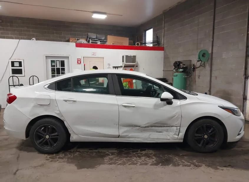 2016 CHEVROLET Cruze Used VIN 1G1BE5SM5G7317516 – photo 14 2016 CHEVROLET Cruze Used VIN 1G1BE5SM5G7317516 – photo 14