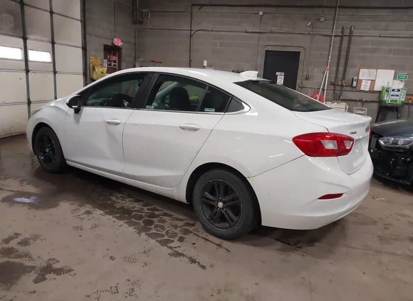 2016 CHEVROLET Cruze Used VIN 1G1BE5SM5G7317516 – photo 15 2016 CHEVROLET Cruze Used VIN 1G1BE5SM5G7317516 – photo 15