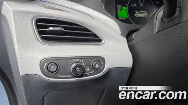 2018 Chevrolet Bolt EV EV LT DLX Sold VIN 1G1F76E01J4121463 – interior seats 2018 Chevrolet Bolt EV EV LT DLX Sold VIN 1G1F76E01J4121463 – interior seats