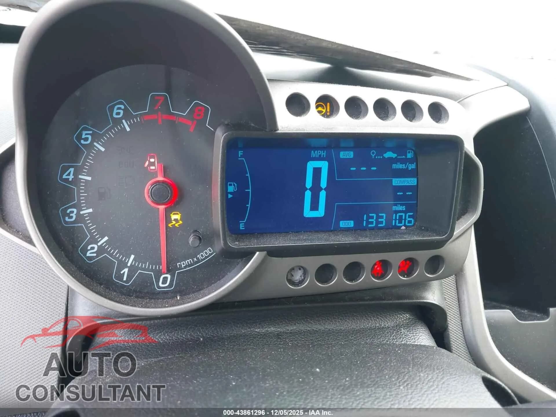 2014 CHEVROLET SONIC Damaged VIN 1G1JC6SH1E4202923 – exterior detail 2014 CHEVROLET SONIC Damaged VIN 1G1JC6SH1E4202923 – exterior detail