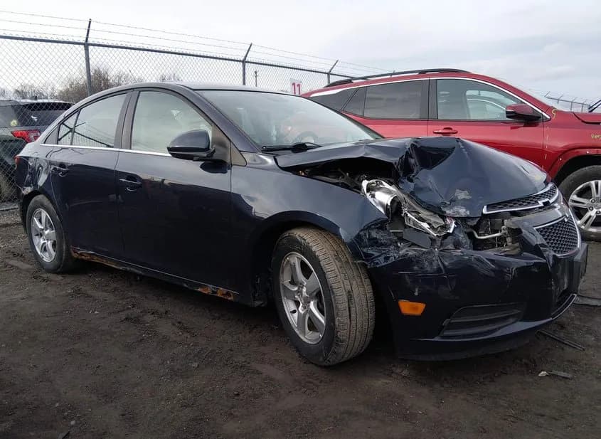 2014 CHEVROLET Cruze Used VIN 1G1PC5SB4E7198056 – front exterior 2014 CHEVROLET Cruze Used VIN 1G1PC5SB4E7198056 – front exterior