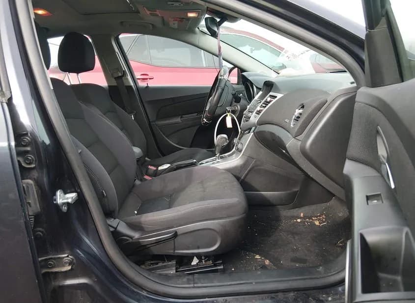 2014 CHEVROLET Cruze Used VIN 1G1PC5SB4E7198056 – engine bay 2014 CHEVROLET Cruze Used VIN 1G1PC5SB4E7198056 – engine bay