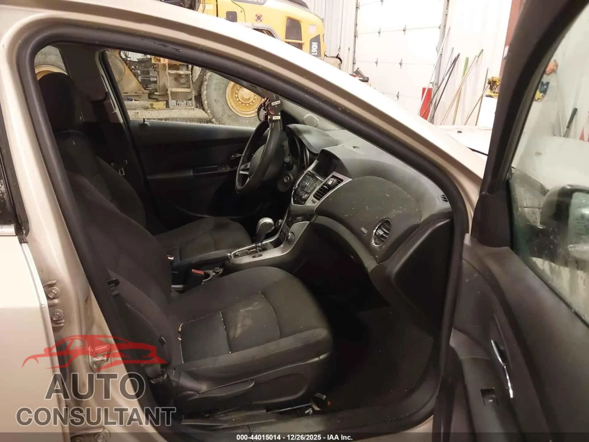 2014 CHEVROLET CRUZE Damaged VIN 1G1PC5SB4E7299226 – interior seats 2014 CHEVROLET CRUZE Damaged VIN 1G1PC5SB4E7299226 – interior seats