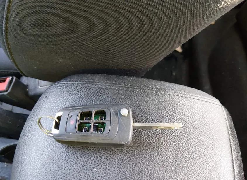 2016 CHEVROLET Cruze Limited Used VIN 1G1PE5SB3G7230315 – interior seats 2016 CHEVROLET Cruze Limited Used VIN 1G1PE5SB3G7230315 – interior seats