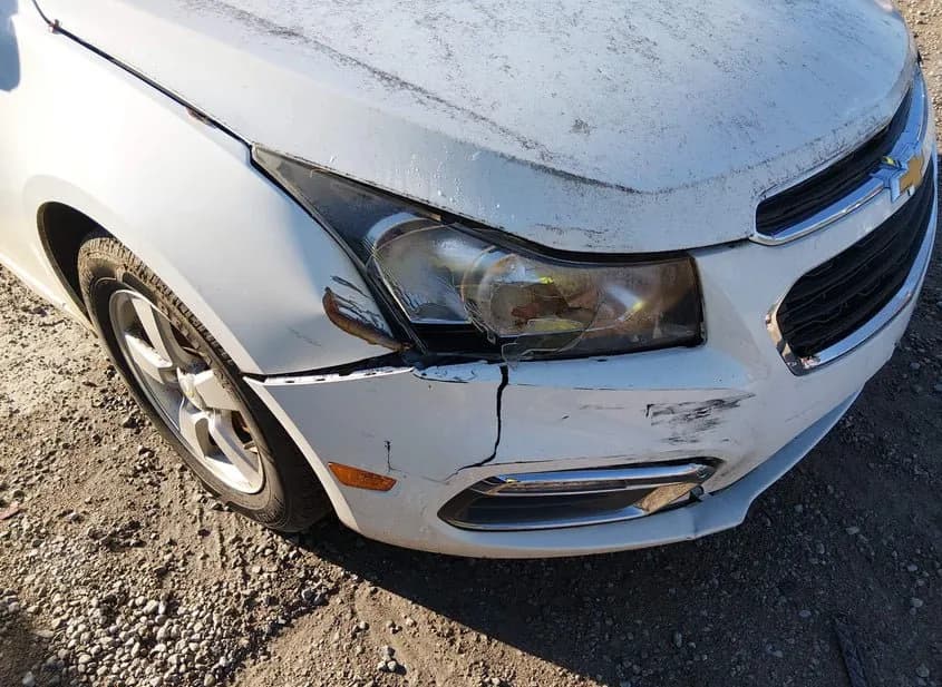 2016 CHEVROLET Cruze Limited Used VIN 1G1PE5SB3G7230315 – exterior detail 2016 CHEVROLET Cruze Limited Used VIN 1G1PE5SB3G7230315 – exterior detail