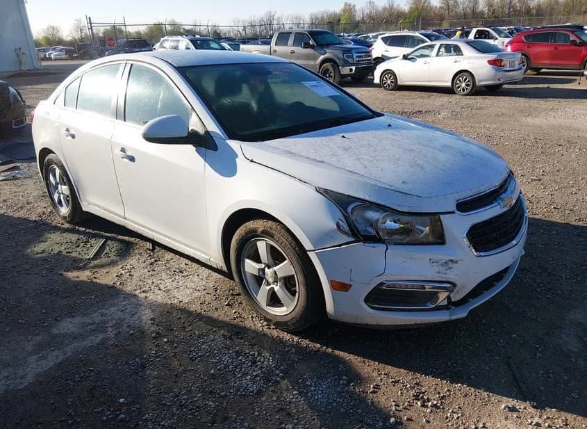 2016 CHEVROLET Cruze Limited Used VIN 1G1PE5SB3G7230315 – trunk area 2016 CHEVROLET Cruze Limited Used VIN 1G1PE5SB3G7230315 – trunk area