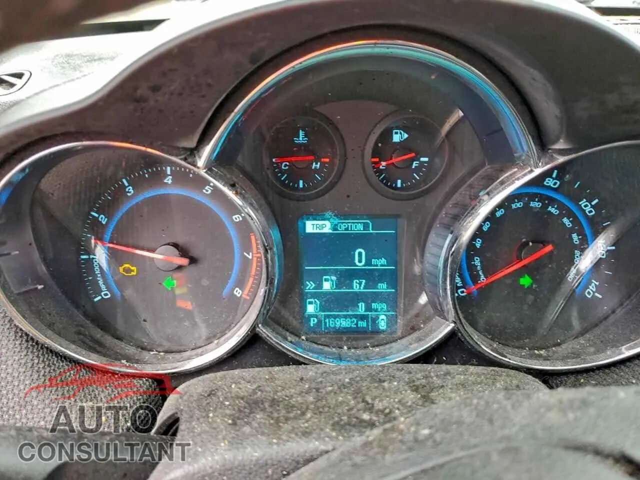 2015 CHEVROLET CRUZE Damaged VIN 1G1PE5SB4F7168597 – trunk area 2015 CHEVROLET CRUZE Damaged VIN 1G1PE5SB4F7168597 – trunk area