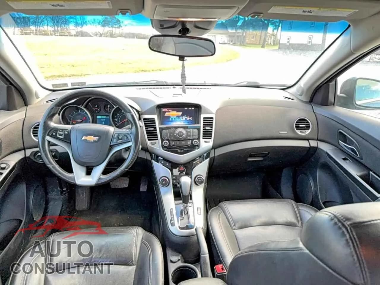 2014 CHEVROLET CRUZE Used VIN 1G1PE5SBXE7398322 – trunk area 2014 CHEVROLET CRUZE Used VIN 1G1PE5SBXE7398322 – trunk area