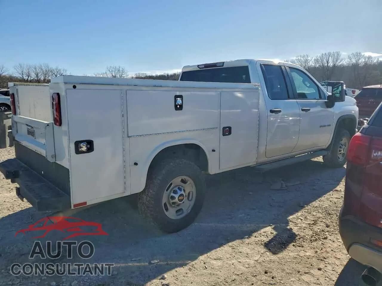 2021 CHEVROLET ALL Models Damaged VIN 1GB2YLE73MF155299 – side profile 2021 CHEVROLET ALL Models Damaged VIN 1GB2YLE73MF155299 – side profile