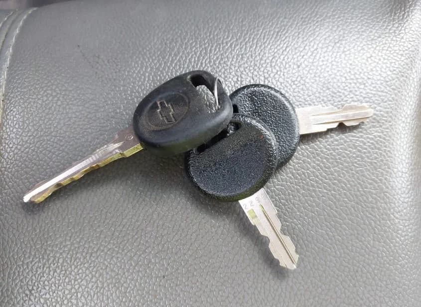 2010 CHEVROLET Silverado Used VIN 1GB7KZB64AF132552 – side profile 2010 CHEVROLET Silverado Used VIN 1GB7KZB64AF132552 – side profile