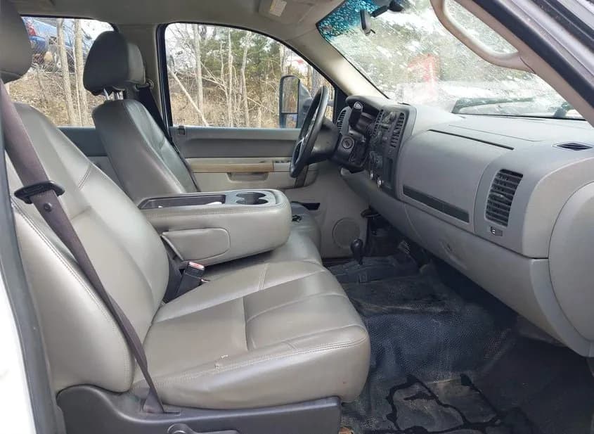 2010 CHEVROLET Silverado Used VIN 1GB7KZB64AF132552 – odometer reading 2010 CHEVROLET Silverado Used VIN 1GB7KZB64AF132552 – odometer reading