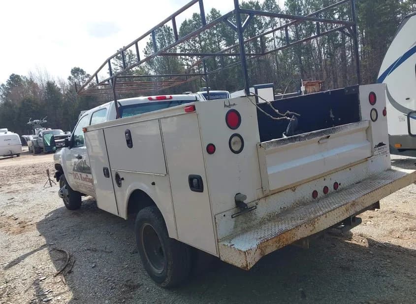 2010 CHEVROLET Silverado Used VIN 1GB7KZB64AF132552 – photo 11 2010 CHEVROLET Silverado Used VIN 1GB7KZB64AF132552 – photo 11